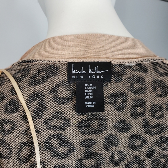 Nicole Miller Leopard Print Cardigan - Picture 9 of 11